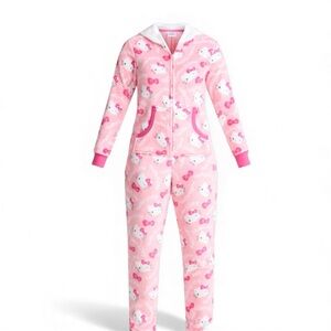 🔥NWT Newly listed Hello Kitty Pink Pajama Set
